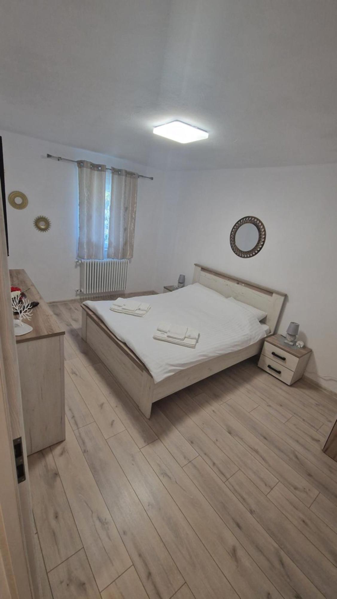 Apartament Coco Codlea Exterior foto